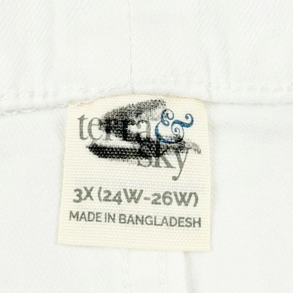 Terra & Sky Women's Pull-on White Stretch Denim Bermuda Plus Sz 3X 24W-26W NWOT